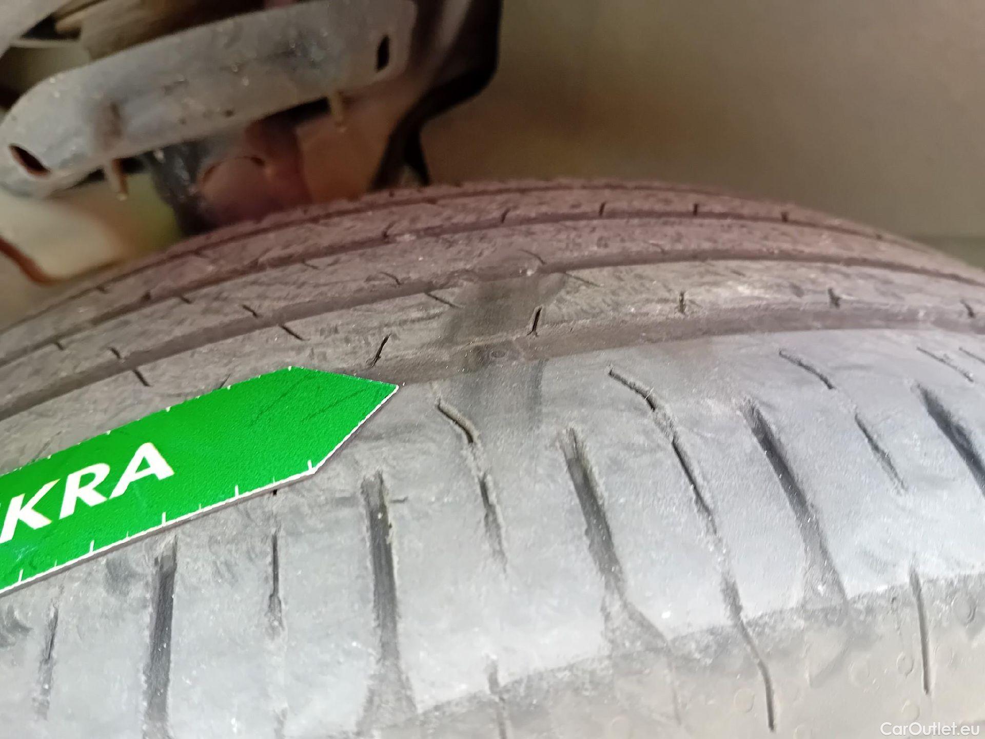  Volvo  XC 40 VOLVO XC40 / 2017 / 5P / todoterreno 2.0 B3 G Momentum Pro Auto #6