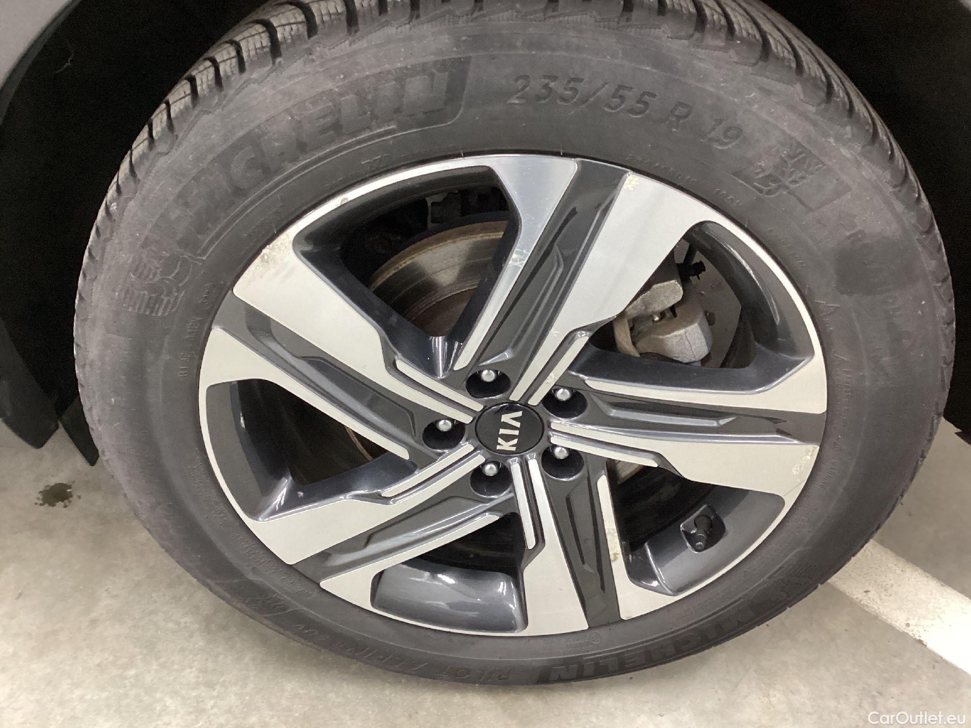  KIA  Sorento Kia,  '20, KIA  Pace 1.6 HEV 4WD AT 5d 7pl #29
