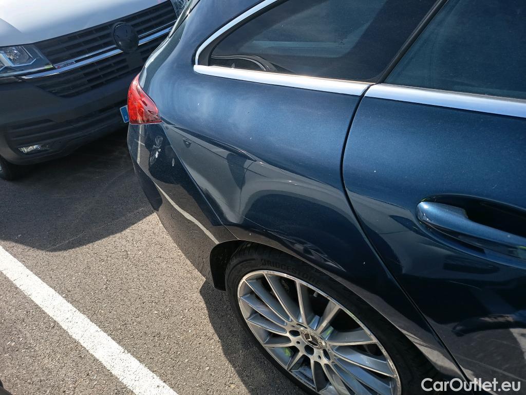  Mercedes  CLA-Klasse MERCEDES-BENZ CLA / 2019 / 5P / familiar CLA 250 4MATIC Shooting Brake #17
