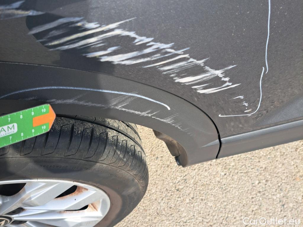  Volkswagen  T-ROC VOLKSWAGEN  / 2017 / 5P / todoterreno Advance 1.5 TSI 110kW (150CV) DSG #54