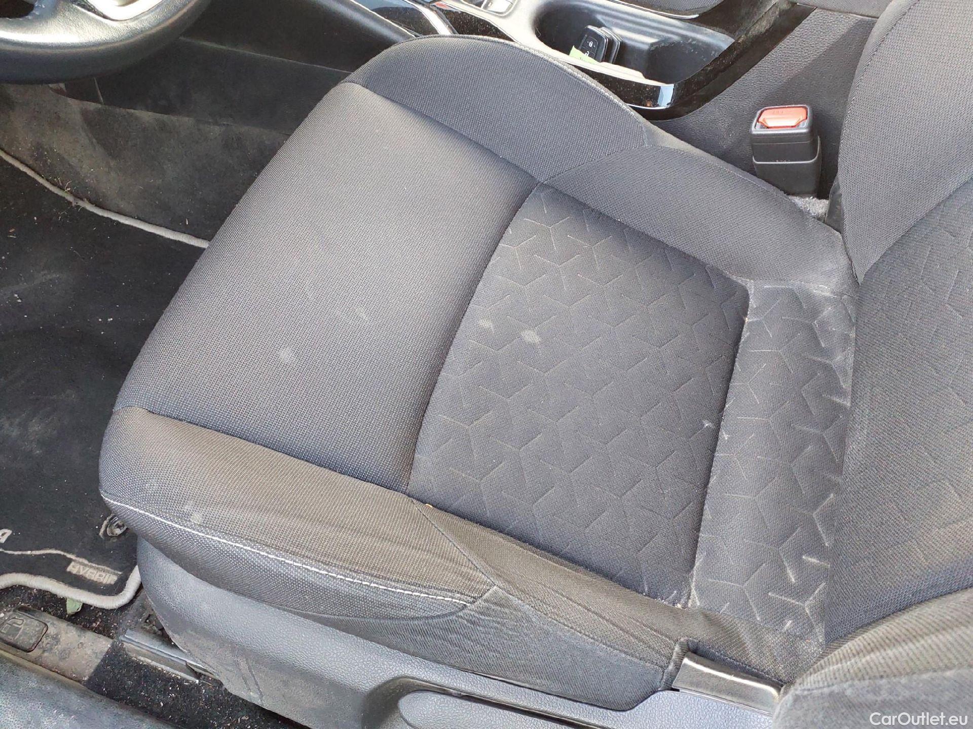  Toyota  Corolla TOYOTA  1.8 125H ACTIVE TECH E-CVT TOU SPORT / 5P / 100 CV #2