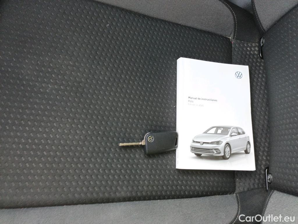  Volkswagen  Polo VOLKSWAGEN  / 2021 / 5P / berlina con portón Life 1.0 TSI 70kW (95CV) #1