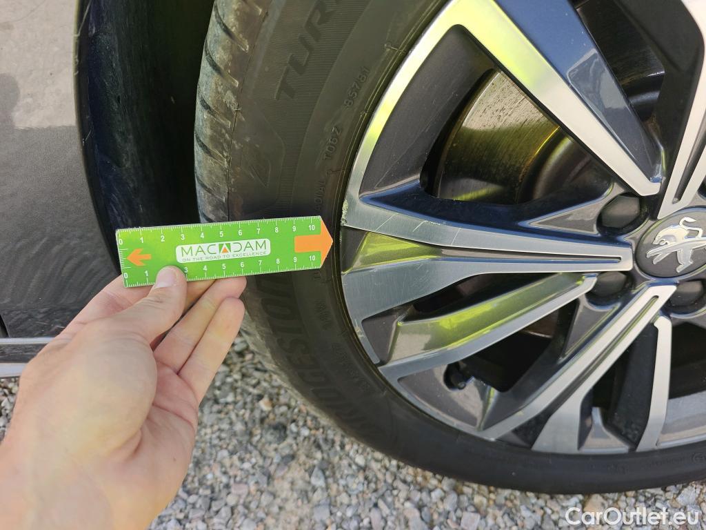  Peugeot  508 PEUGEOT  Hybrid / 2018 / 5P / berlina con portón 5P Allure Pack HYBRID 225 e-EAT8 #15
