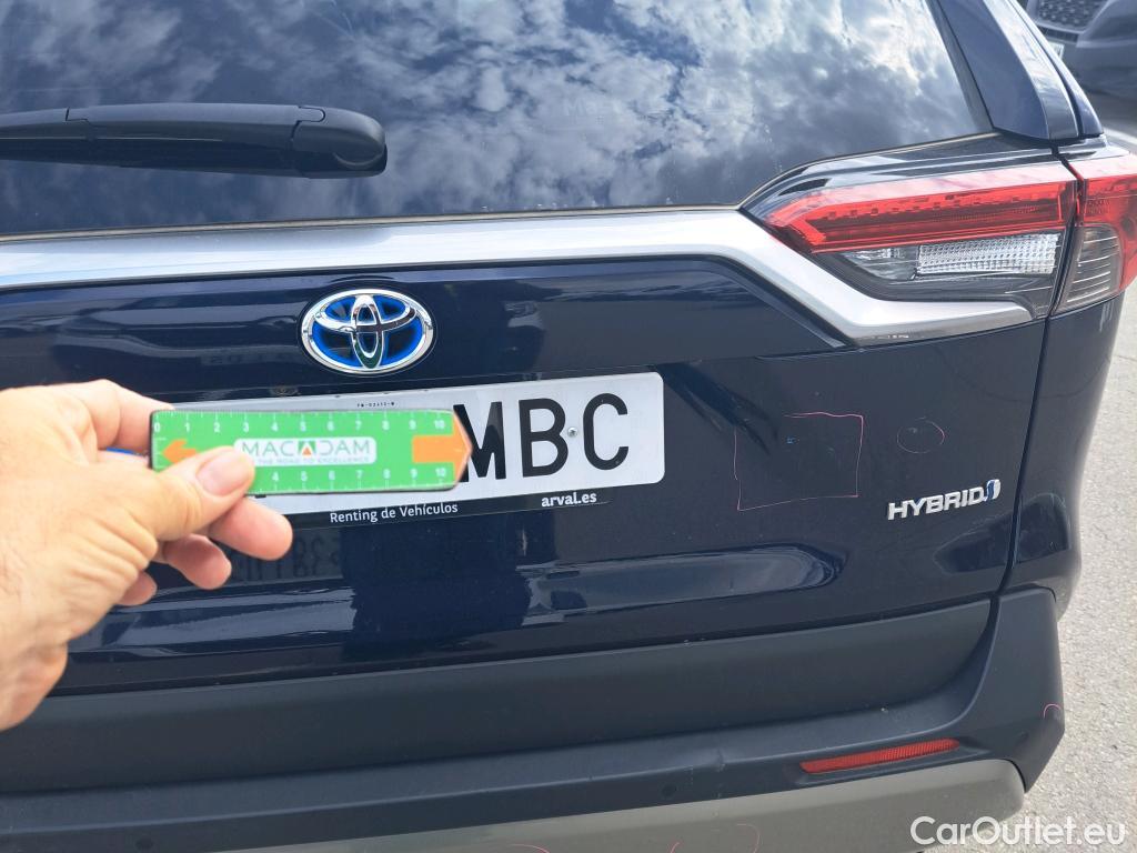  Toyota  RAV4 TOYOTA  / 2018 / 5P / todoterreno 2.5l 220H Luxury #3