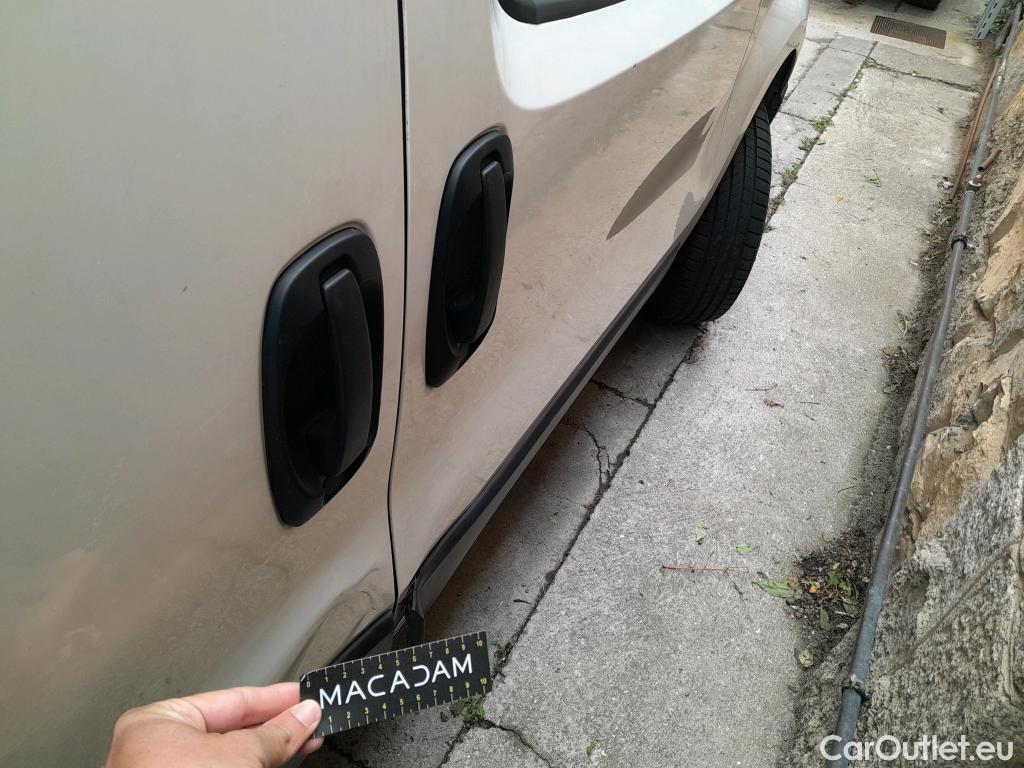  Fiat  Fiorino FIAT  / 2016 / 3P / furgón derivado de turismo Cargo Base 1.4 Natural Power 51kW (70CV) * #8