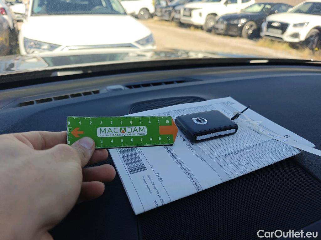  Volvo  XC60 VOLVO  / 2017 / 5P / todoterreno 2.0 B4 D Core Auto #1