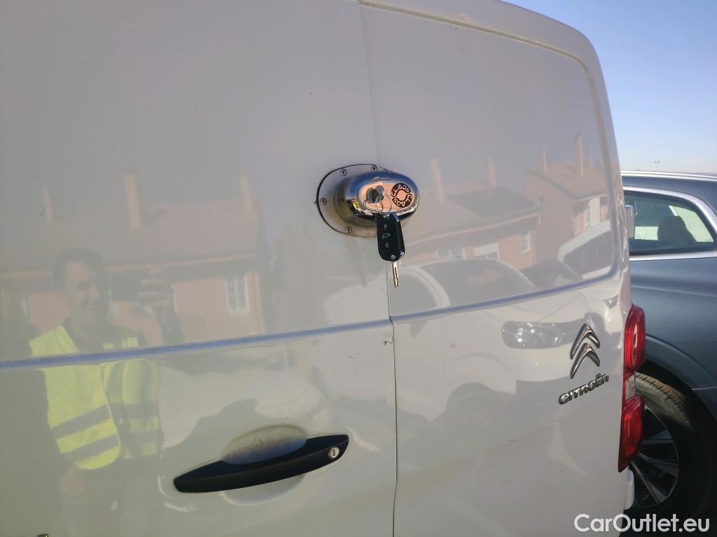  Citroen  Jumpy CITROEN  / 2016 / 4P / furgón Furgón Talla M BlueHDi 100 S&S 6v #37