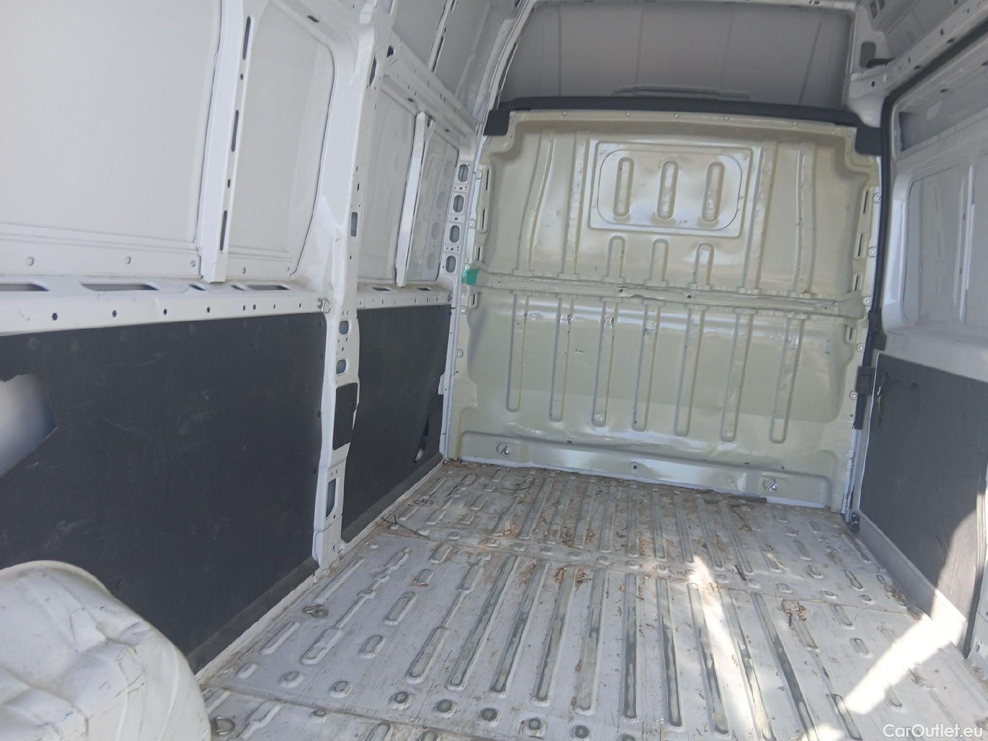  Citroen  Jumper CITROEN  BlueHDi 140 CV Furgón 35L3H3 #9