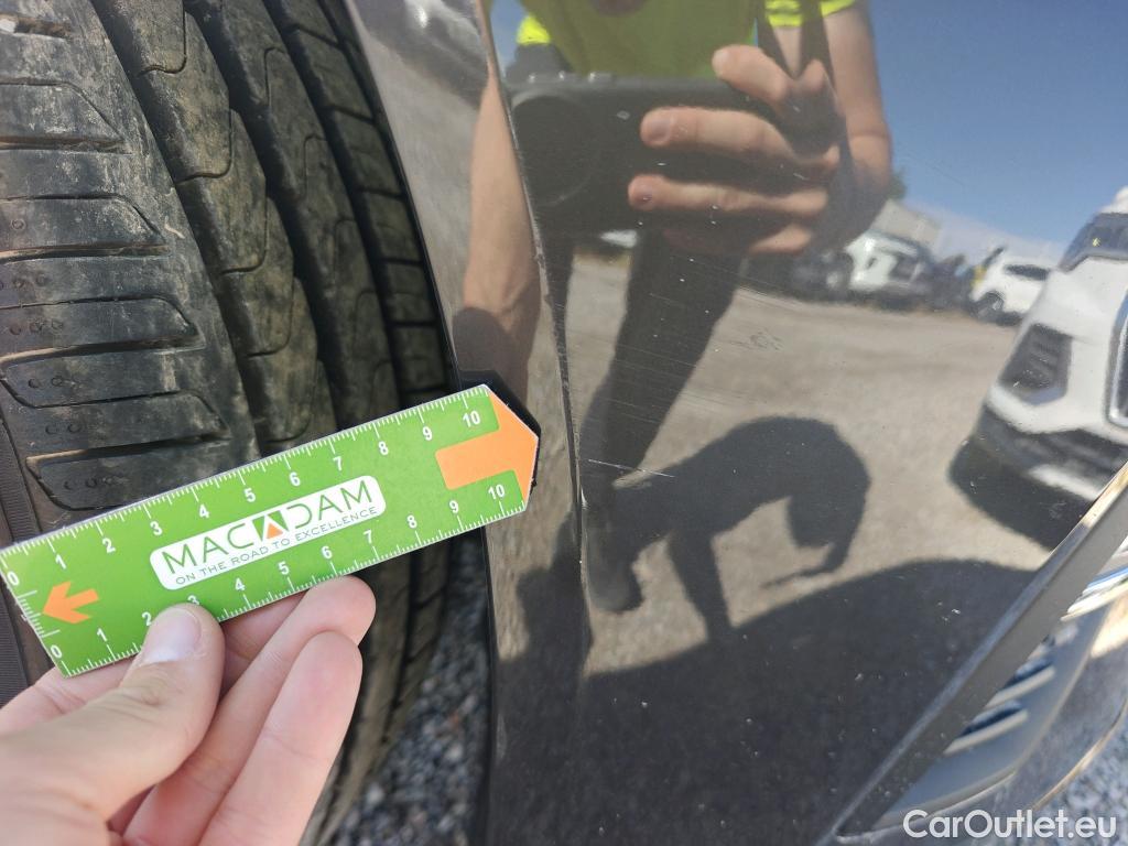 Volvo  XC60 VOLVO  / 2017 / 5P / todoterreno 2.0 B4 D Core Auto #28