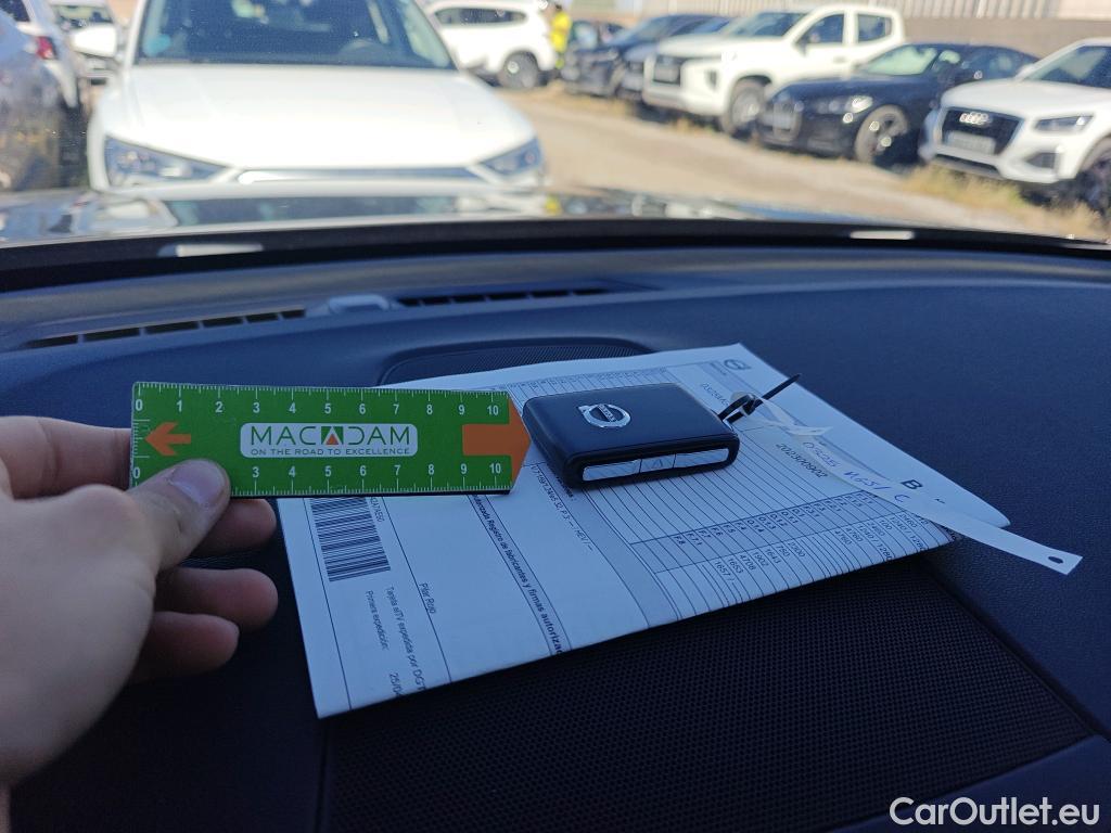  Volvo  XC60 VOLVO  / 2017 / 5P / todoterreno 2.0 B4 D Core Auto #2