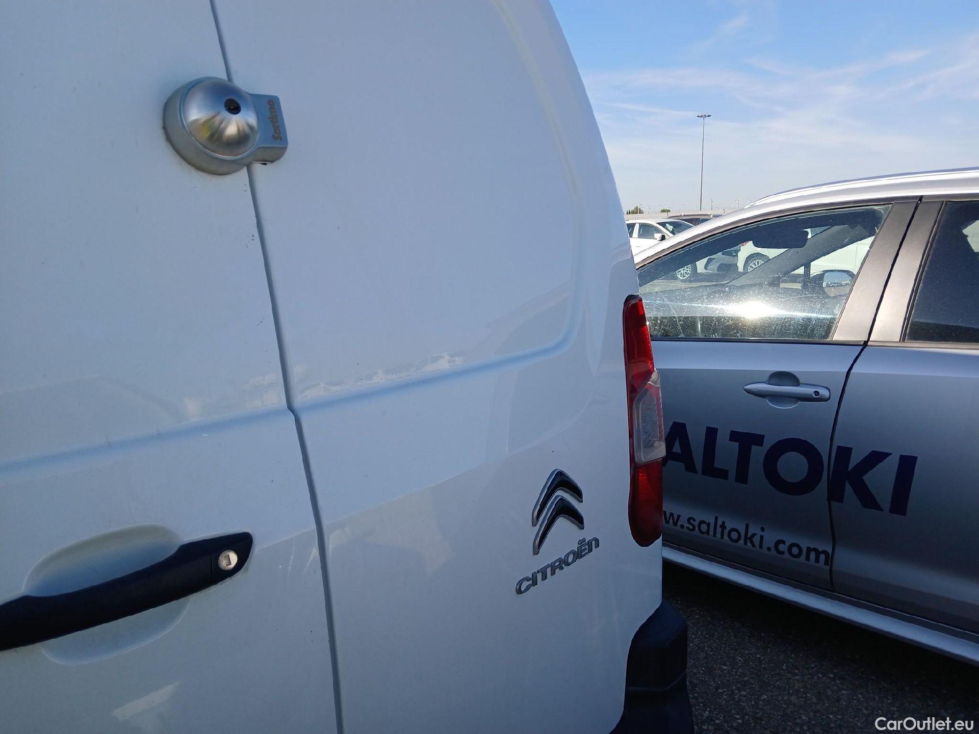  Citroen  Berlingo CITROEN  / 2018 / 3P / furgón derivado de turismo Talla M BlueHDi 100 CONTROL #27