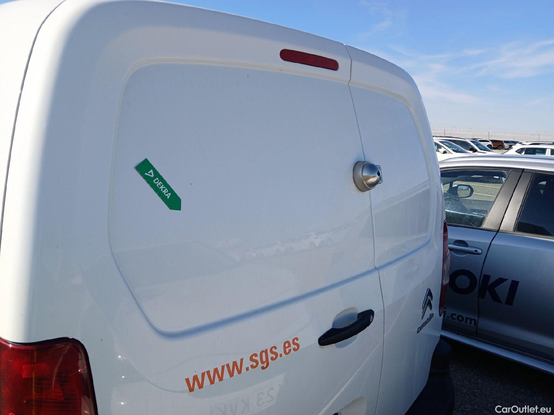  Citroen  Berlingo CITROEN  / 2018 / 3P / furgón derivado de turismo Talla M BlueHDi 100 CONTROL #25