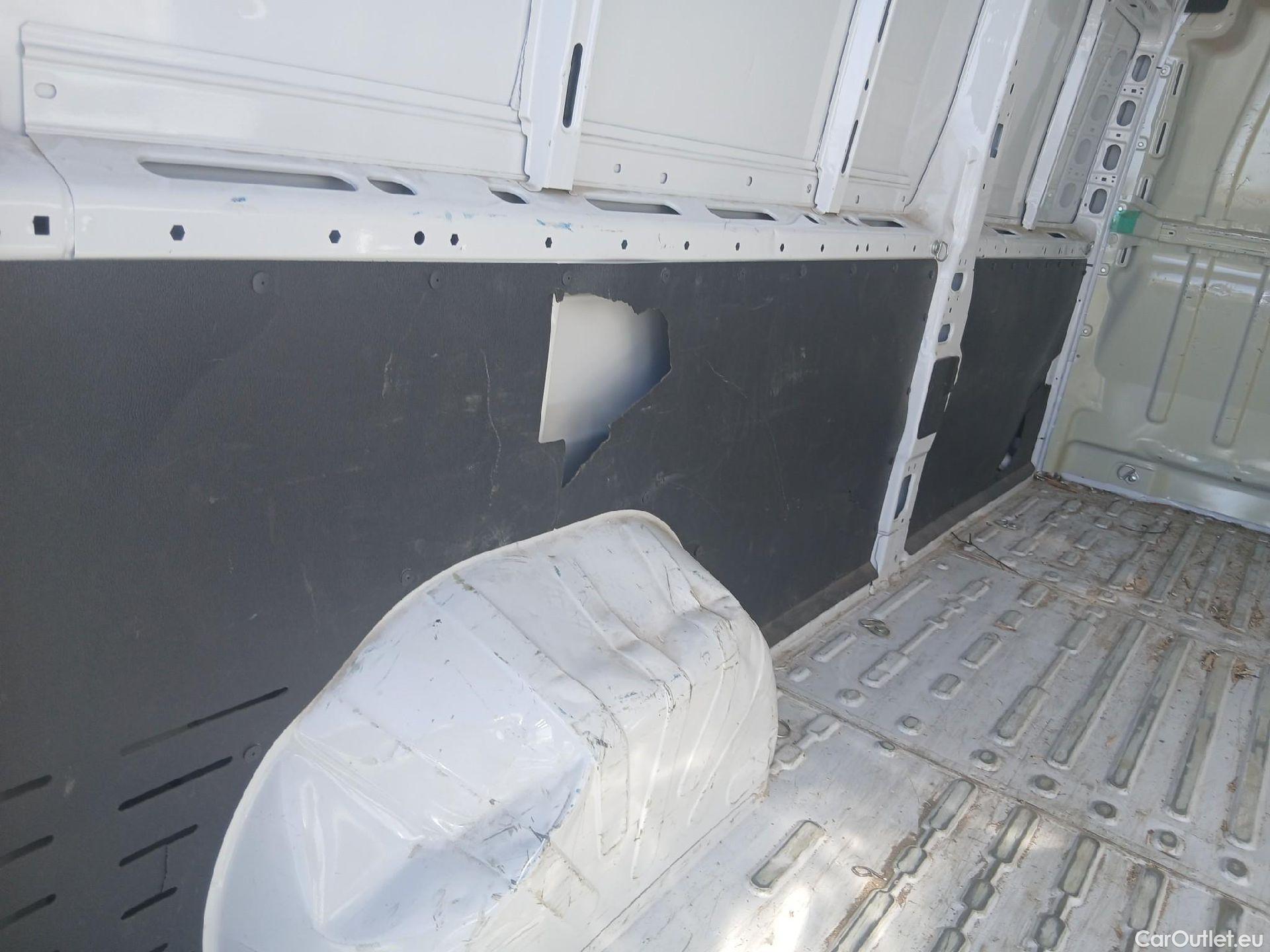  Citroen  Jumper CITROEN  BlueHDi 140 CV Furgón 35L3H3 #11