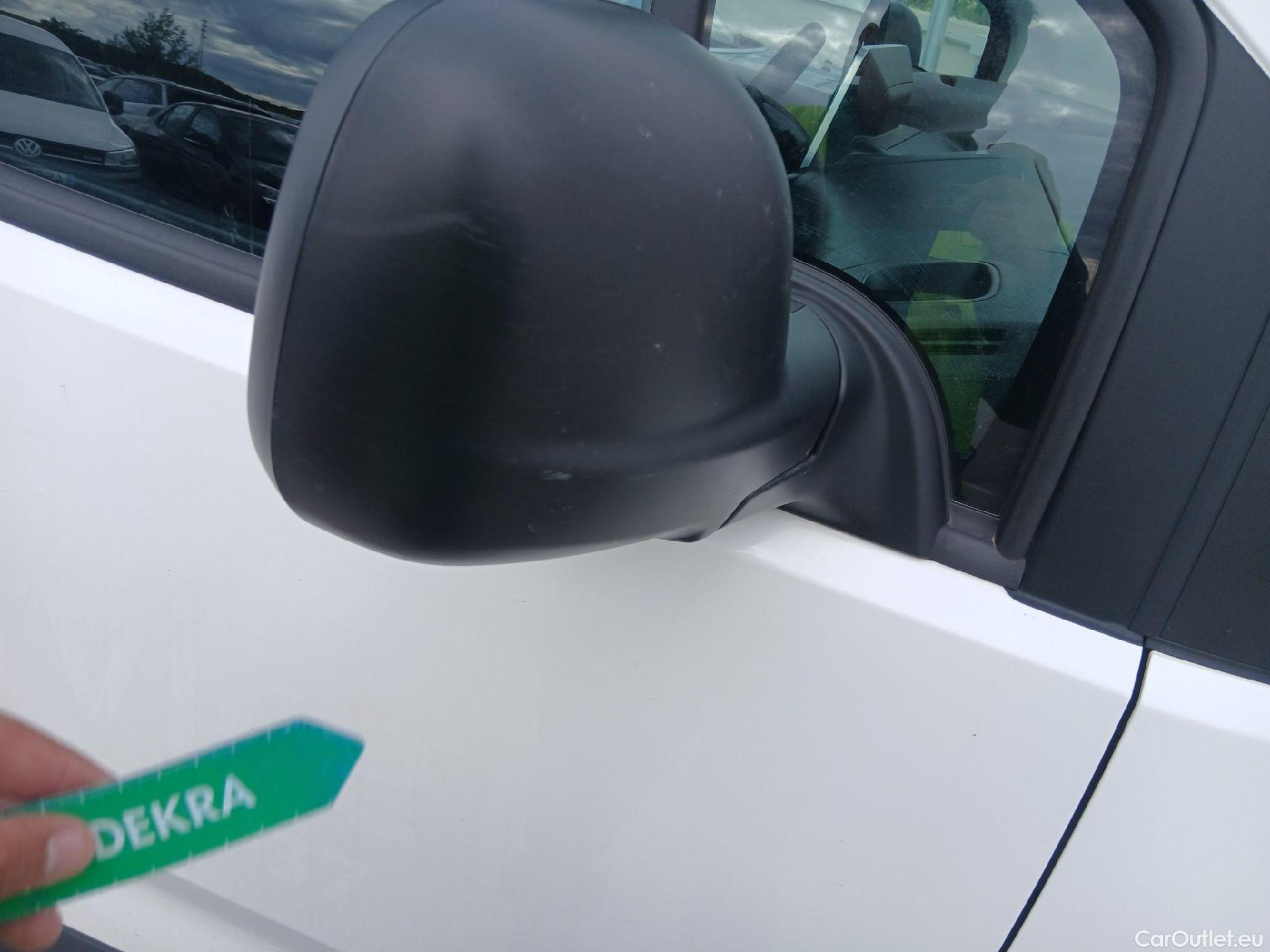  Opel  Combo OPEL  / 2018 / 4P / furgón derivado de turismo 1.5 TD 75kW (100CV) Select L H1 650kg #41