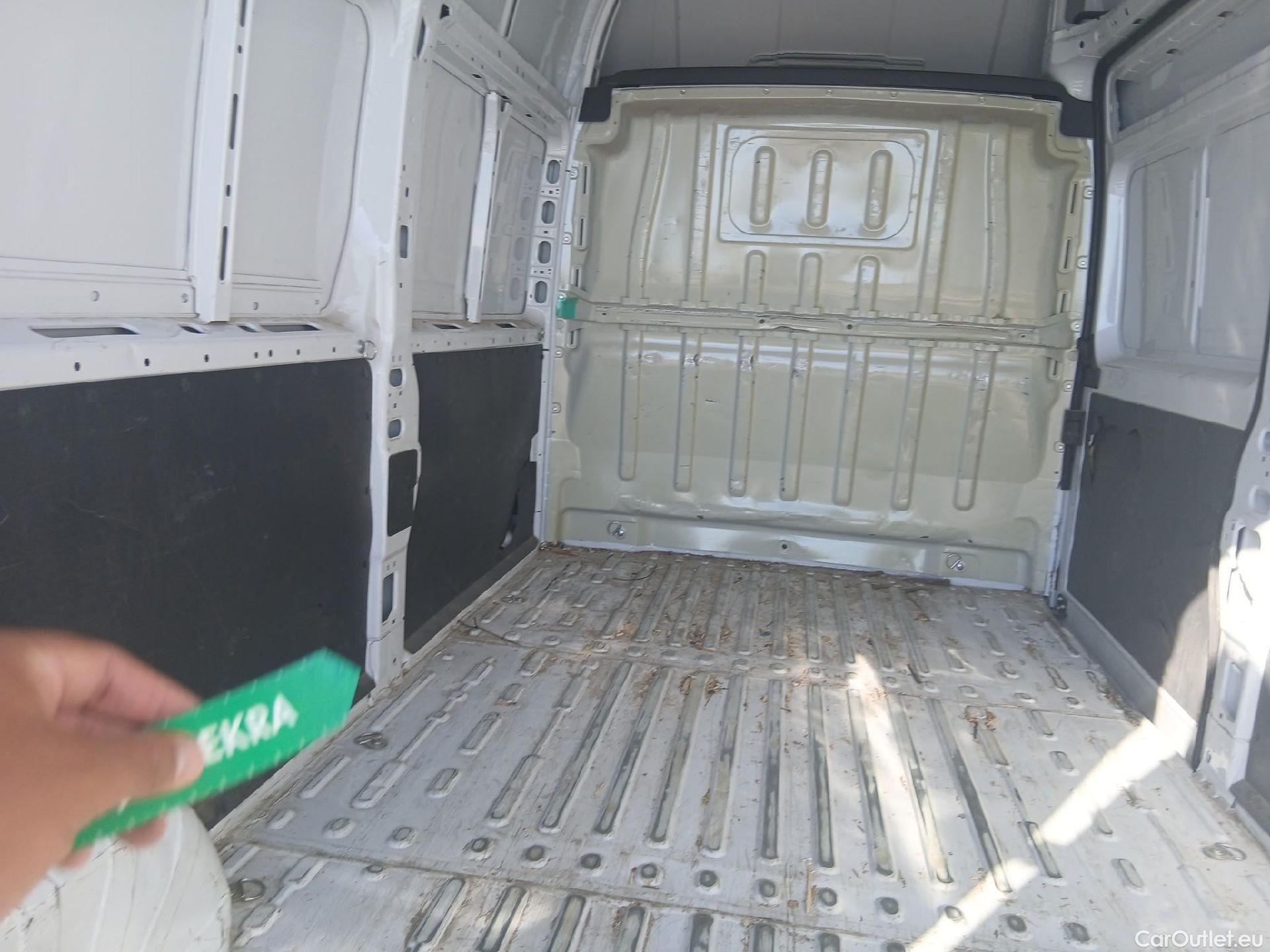  Citroen  Jumper CITROEN  BlueHDi 140 CV Furgón 35L3H3 #12