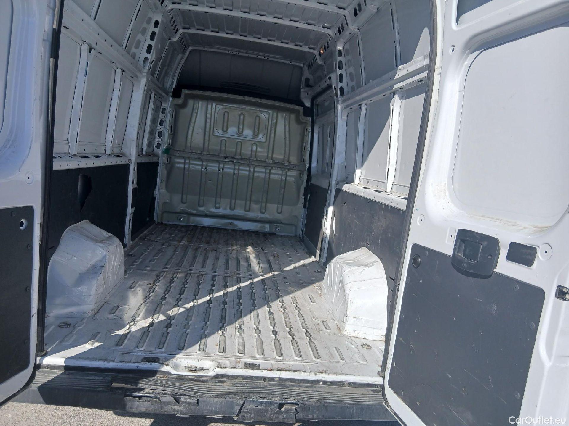  Citroen  Jumper CITROEN  BlueHDi 140 CV Furgón 35L3H3 #1