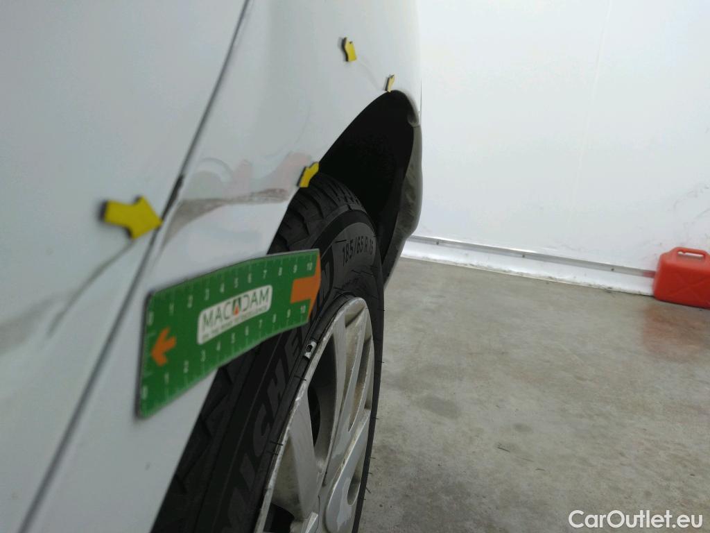  Renault  Clio  IV Air MediaNav 1.5 dCi 75CV BVM5 E6 #16