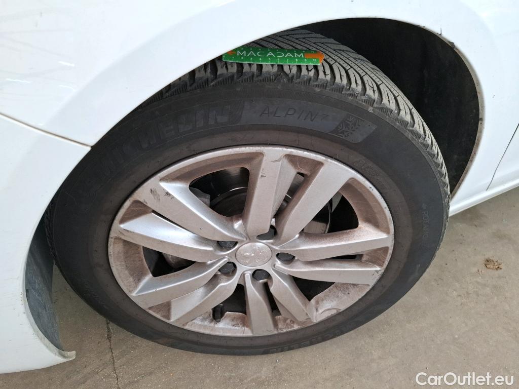  Peugeot  308  / 2017 / 5P / Berline BlueHDi 130 EAT6 S&S ACTIVE BUSINESS / TRANSFO VP/VF #38