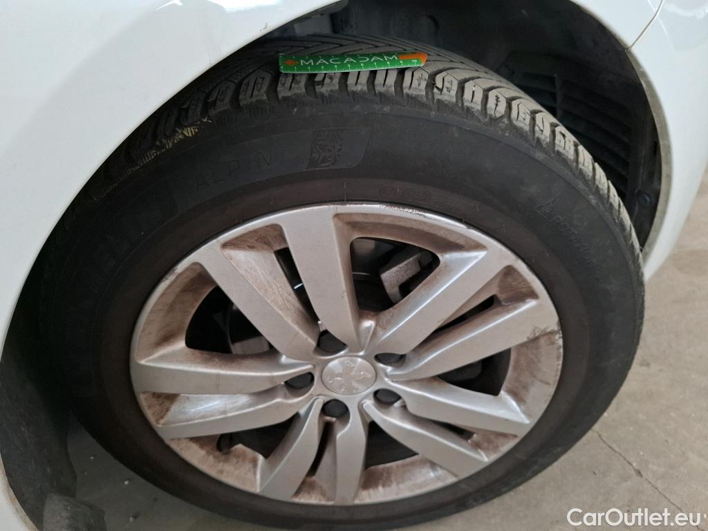  Peugeot  308  / 2017 / 5P / Berline BlueHDi 130 EAT6 S&S ACTIVE BUSINESS / TRANSFO VP/VF #42