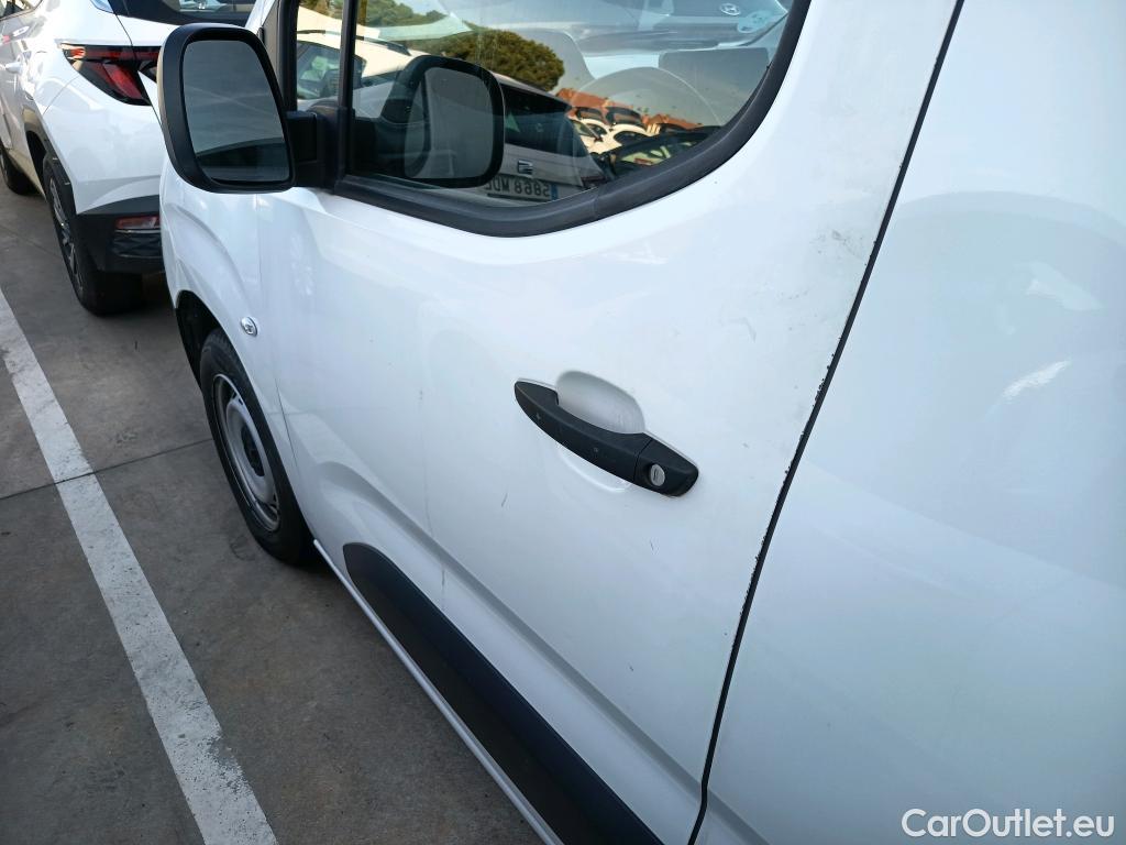  Peugeot  Partner PEUGEOT  / 2018 / 3P / furgón derivado de turismo Pro Standard 600kg BlueHDi 73kW #1