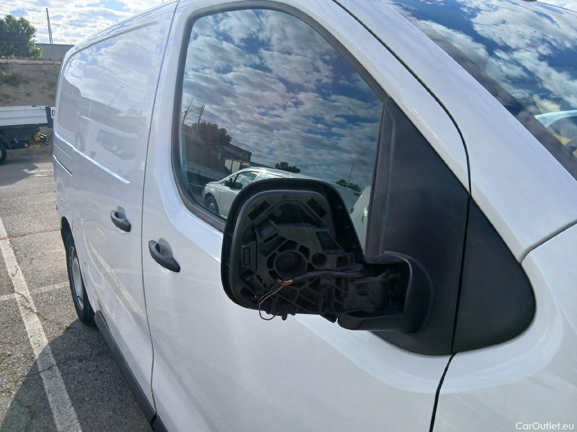  Peugeot  Expert PEUGEOT  / 2016 / 4P / furgón Furgón Premium 1.5 BlueHDi 100 Standard (AC) #25