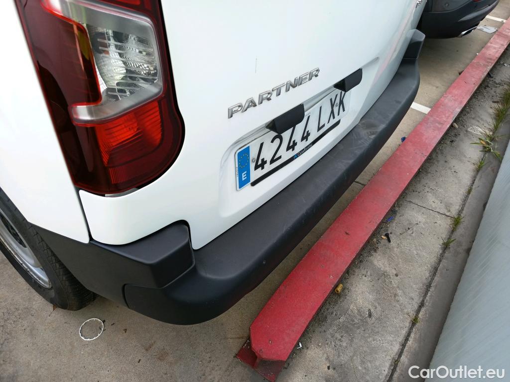  Peugeot  Partner PEUGEOT  / 2018 / 3P / furgón derivado de turismo Pro Standard 600kg BlueHDi 73kW #24