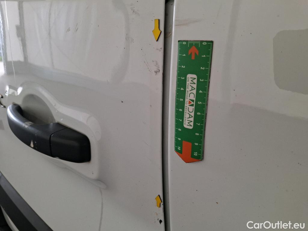  Renault  Trafic  Fourgon L2H1 3T Grand Confort 2.0 dCi 130CV BVM6 E6d #8