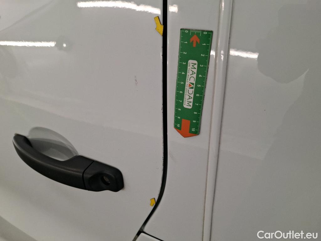  Renault  Trafic  Fourgon L2H1 3T Grand Confort 2.0 dCi 130CV BVM6 E6d #24