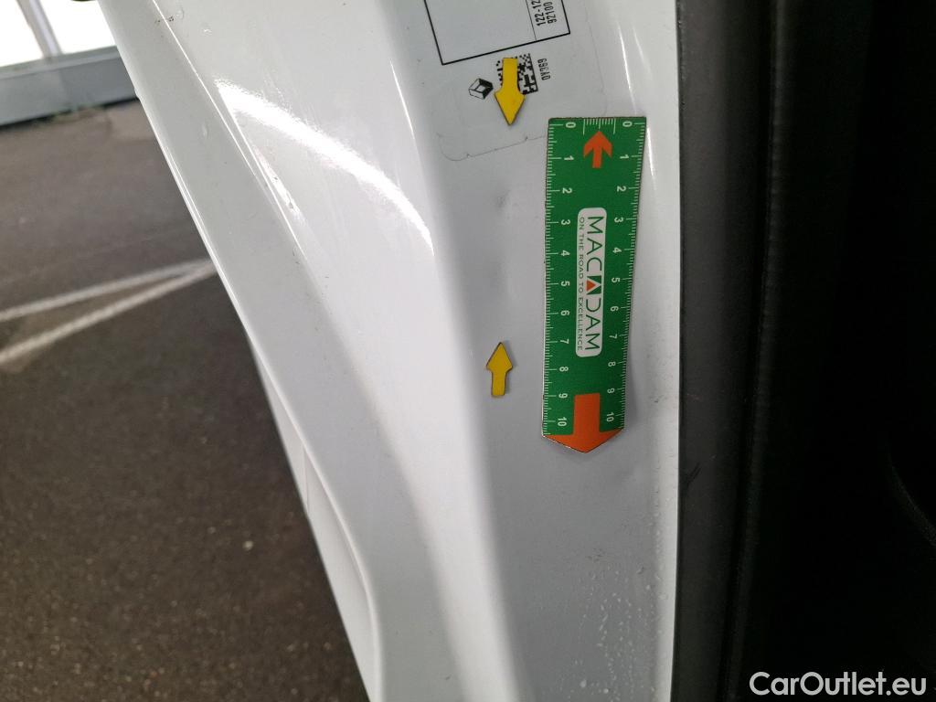  Renault  Trafic  Fourgon L2H1 3T Grand Confort 2.0 dCi 130CV BVM6 E6d #31