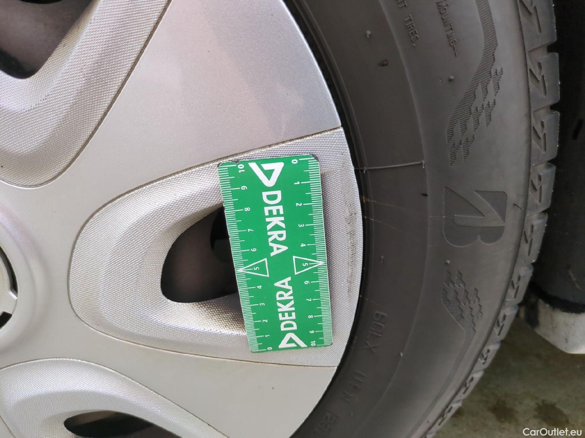  Renault  Clio RENAULT  Société VU 5p Berline Air dCi 75 #12