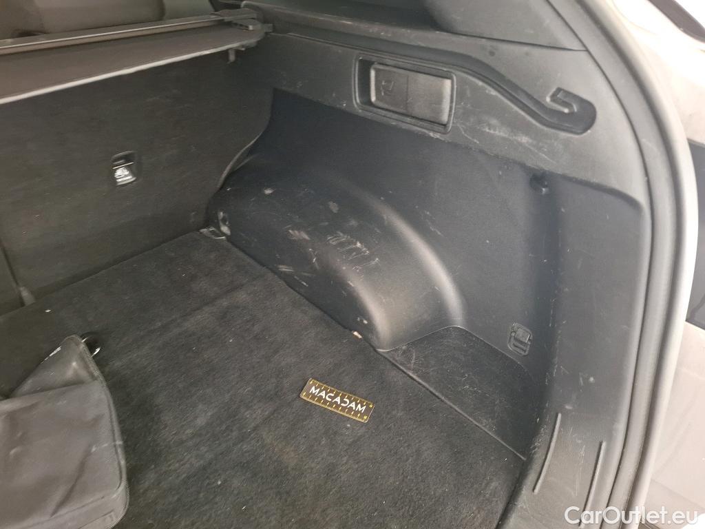  Hyundai  Tucson HYUNDAI  / 2020 / 5P / SUV 1.6 HYBRID 230 INTUITIVE #31