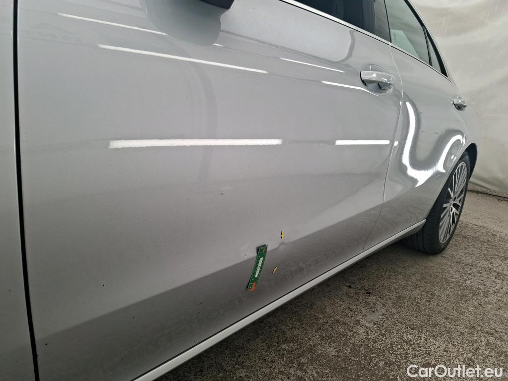  Mercedes  CLA-Klasse MERCEDES-BENZ CLA Coupe / 2019 / 4P / Coupé CLA 200 d Business Line BA8 #1