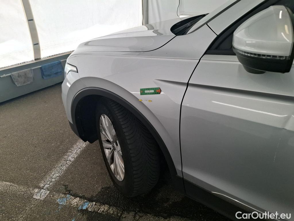  Volkswagen  Tiguan VOLKSWAGEN  / 2020 / 5P / SUV 2.0 TDI 150 DSG7 Life Business #24