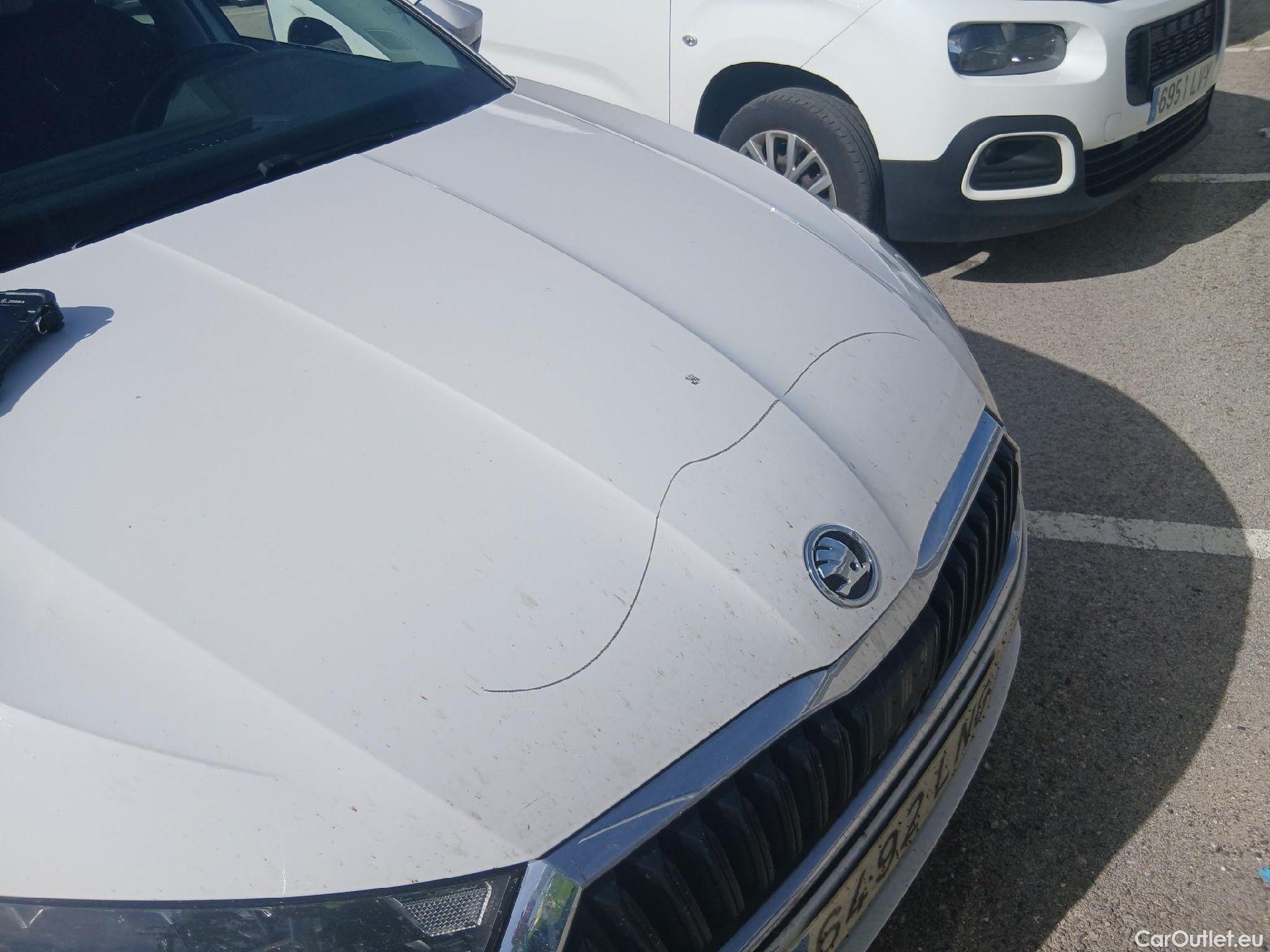  Skoda  Octavia SKODA  / 2020 / 5P / berlina con portón 2.0 TDI 85kW (115 CV) Manual Ambition #4