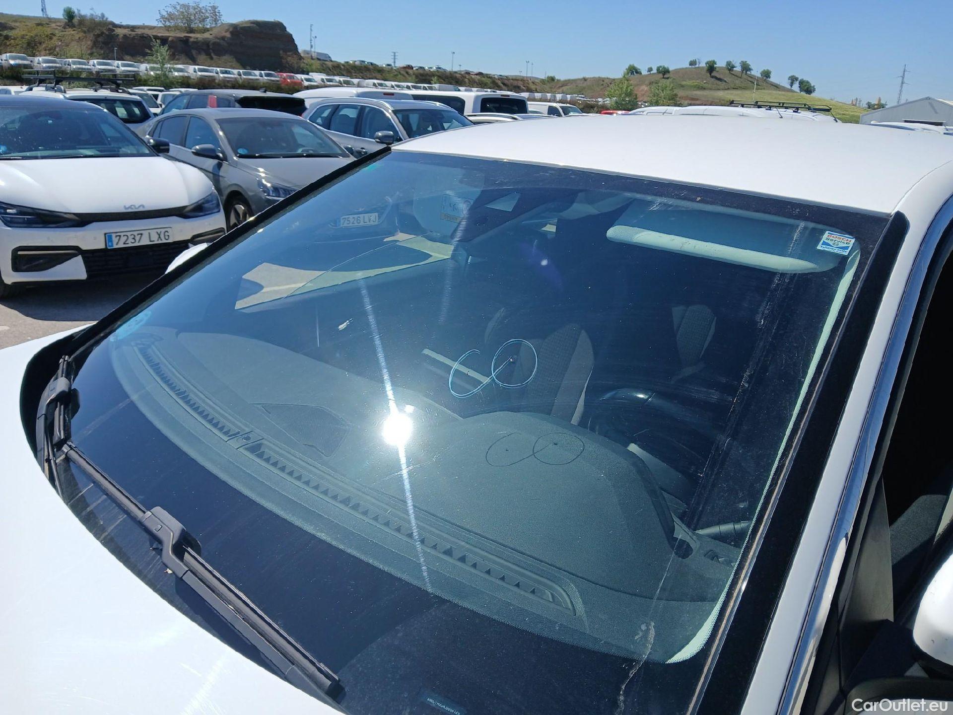  Peugeot  3008 PEUGEOT  / 2016 / 5P / todoterreno 1.5L BlueHDi 96kW (130CV) S&S Active (AC) #6