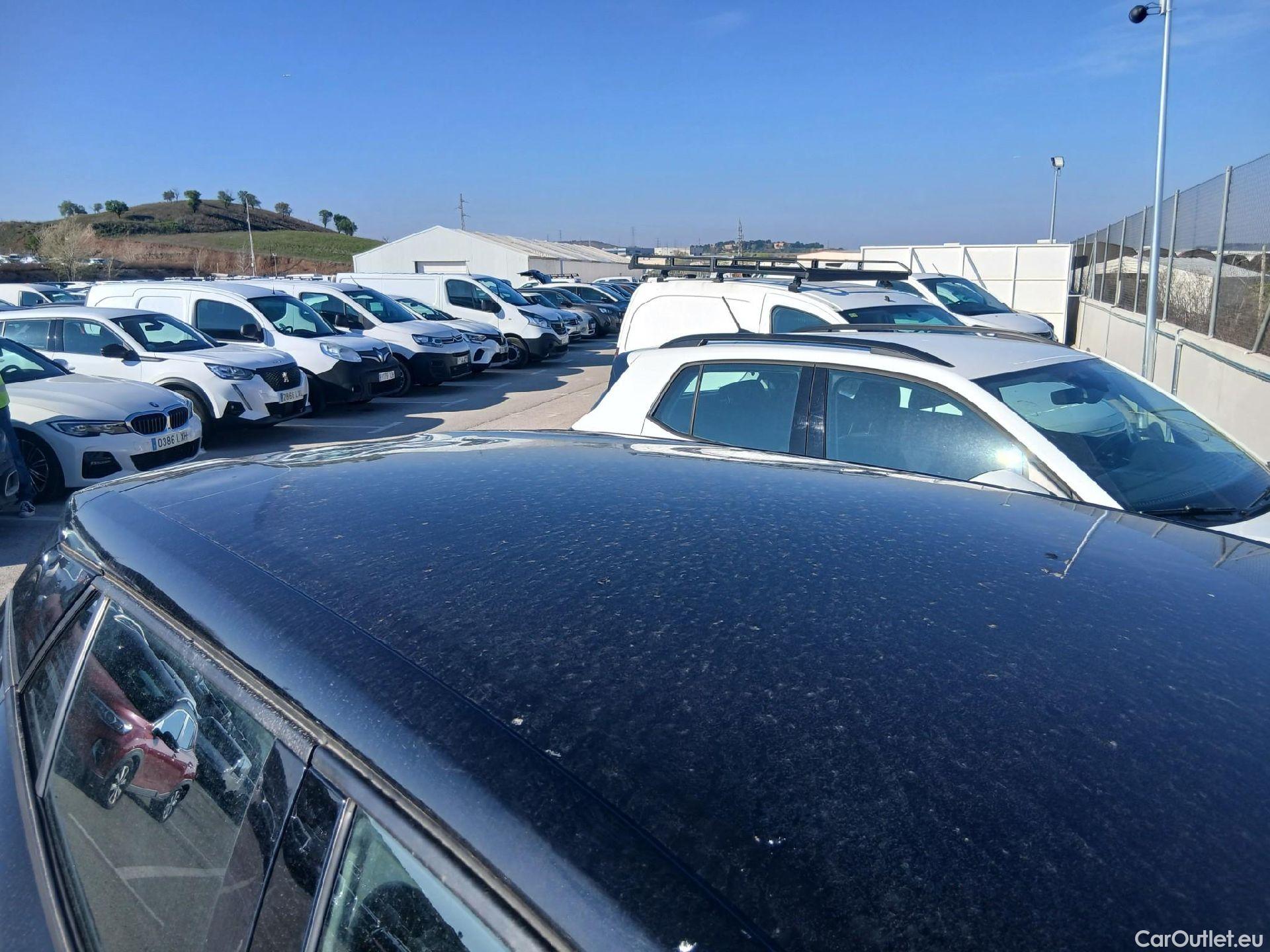  Peugeot  2008 PEUGEOT  / 2019 / 5P / todoterreno Active BlueHDI 81kW (110CV) #45