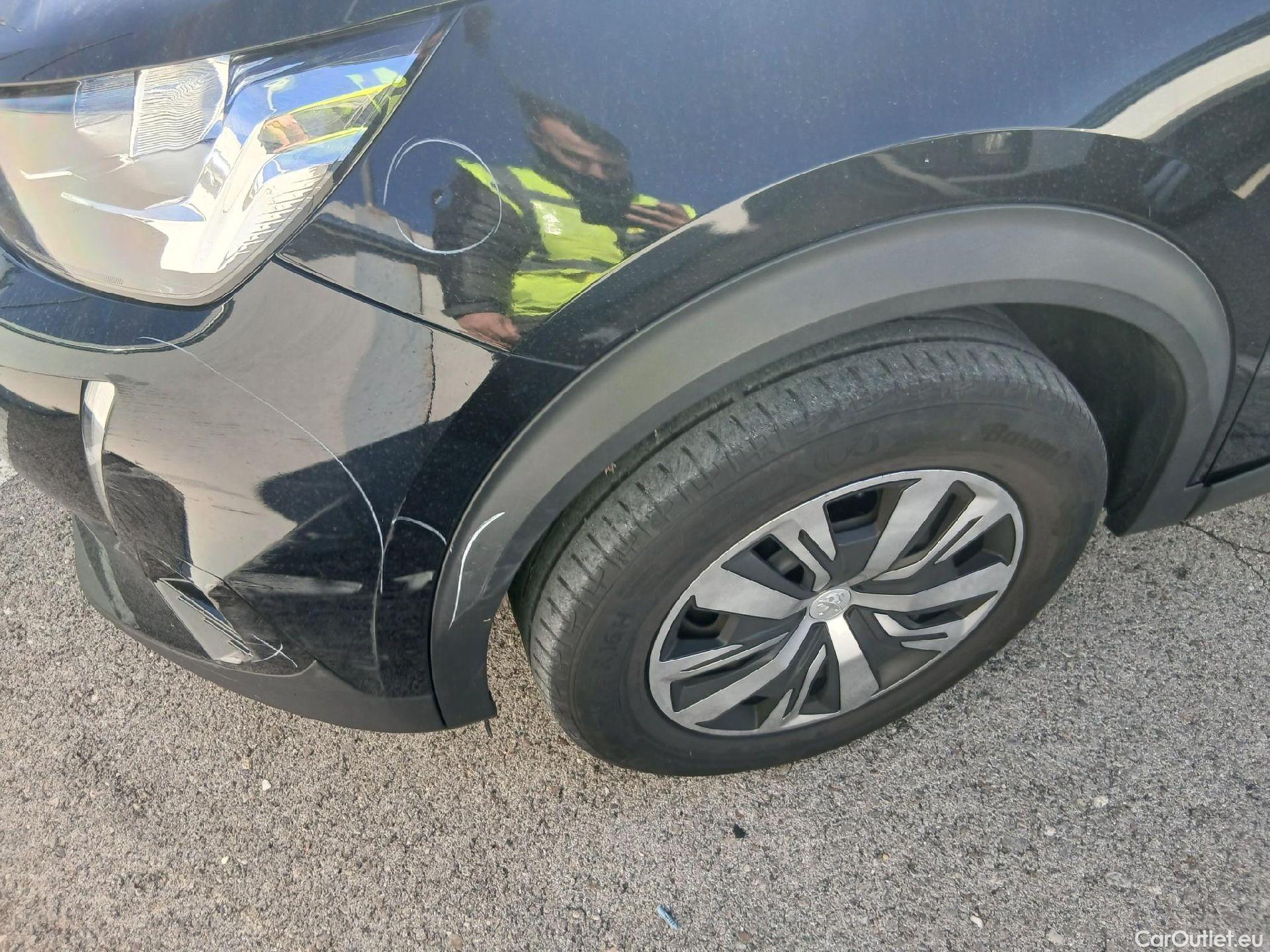  Peugeot  2008 PEUGEOT  / 2019 / 5P / todoterreno Active BlueHDI 81kW (110CV) #12