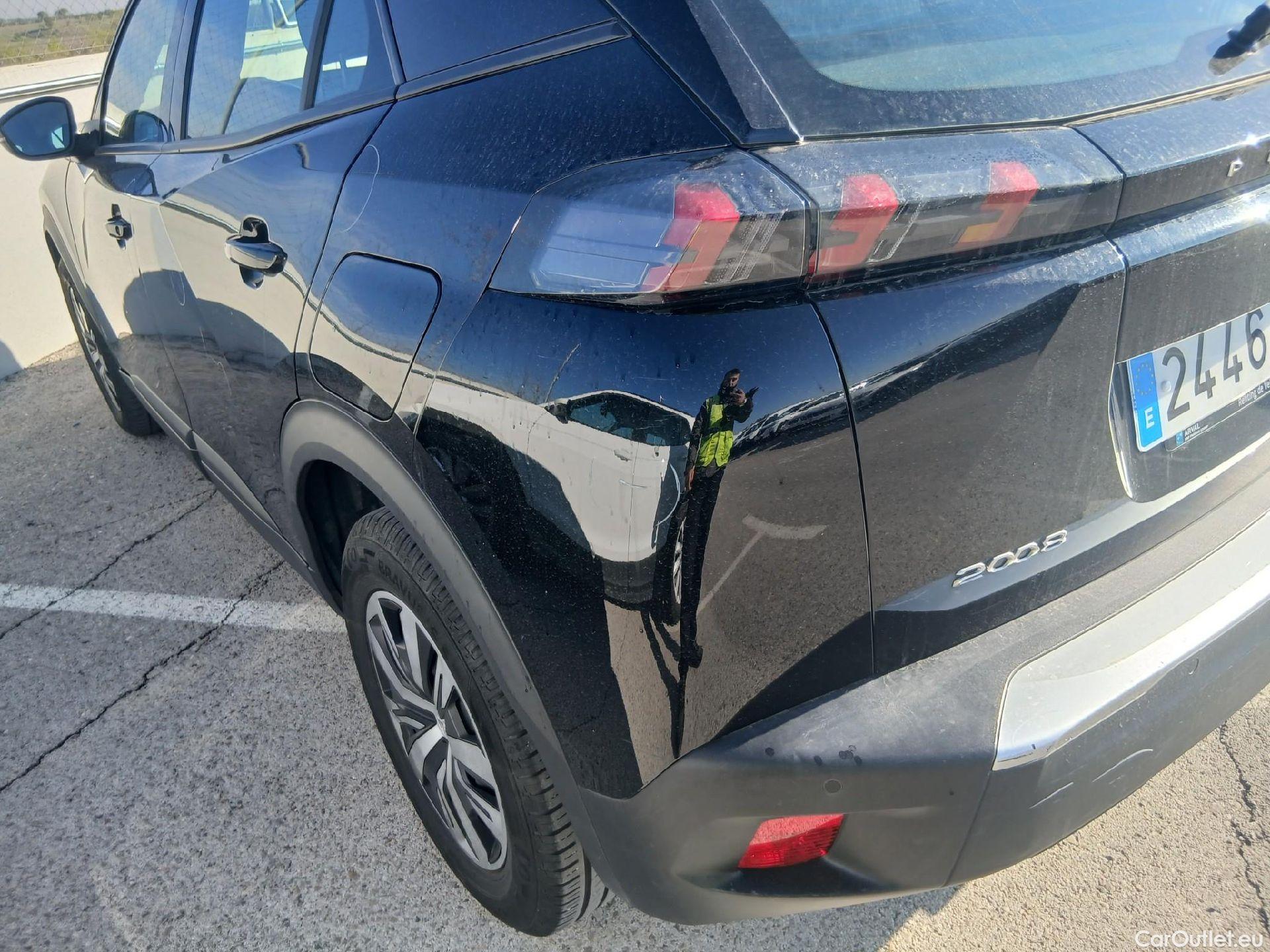  Peugeot  2008 PEUGEOT  / 2019 / 5P / todoterreno Active BlueHDI 81kW (110CV) #25