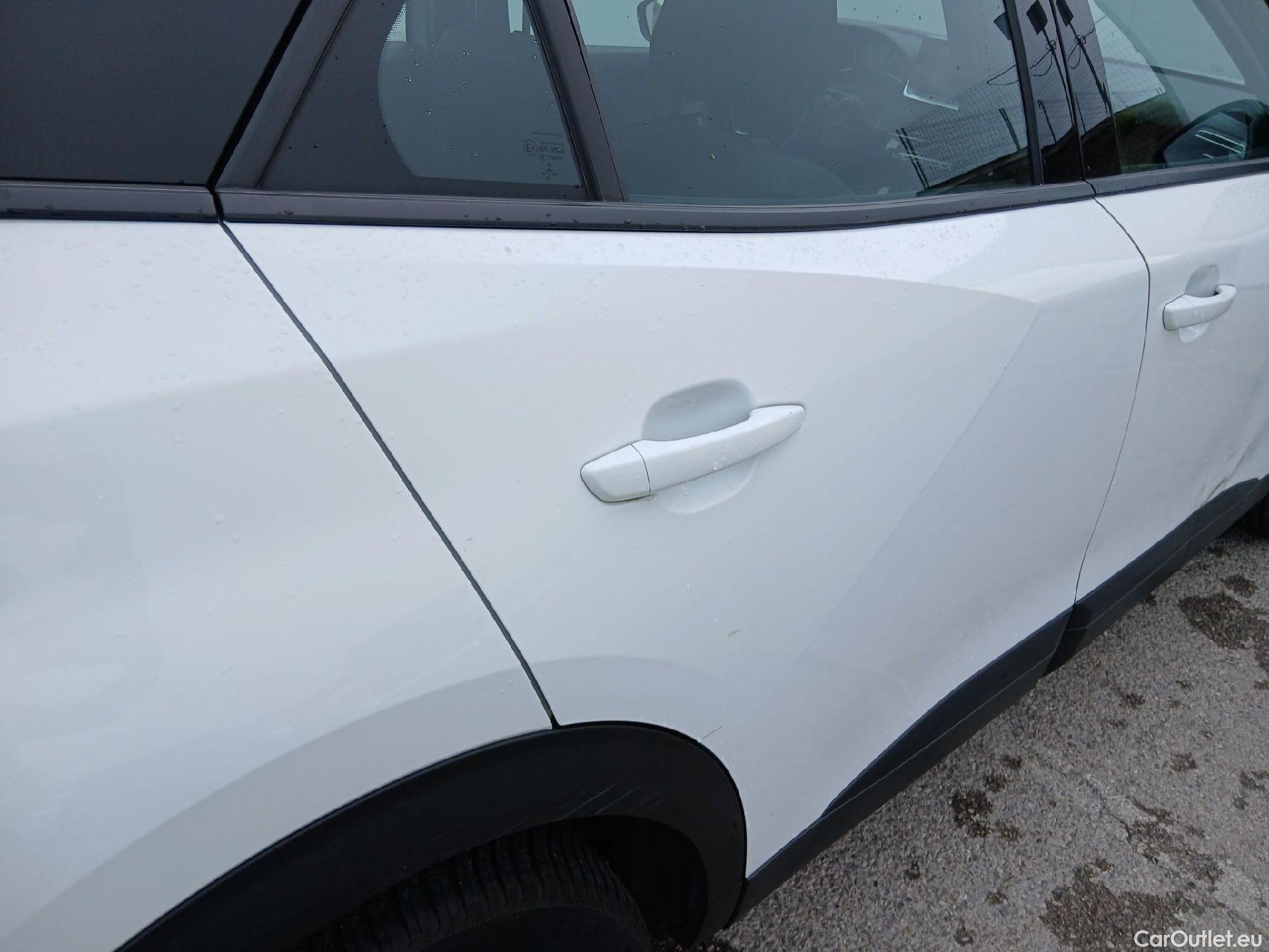  Peugeot  2008 PEUGEOT  / 2019 / 5P / todoterreno Active Pack BlueHDI 81kW (110CV) #24