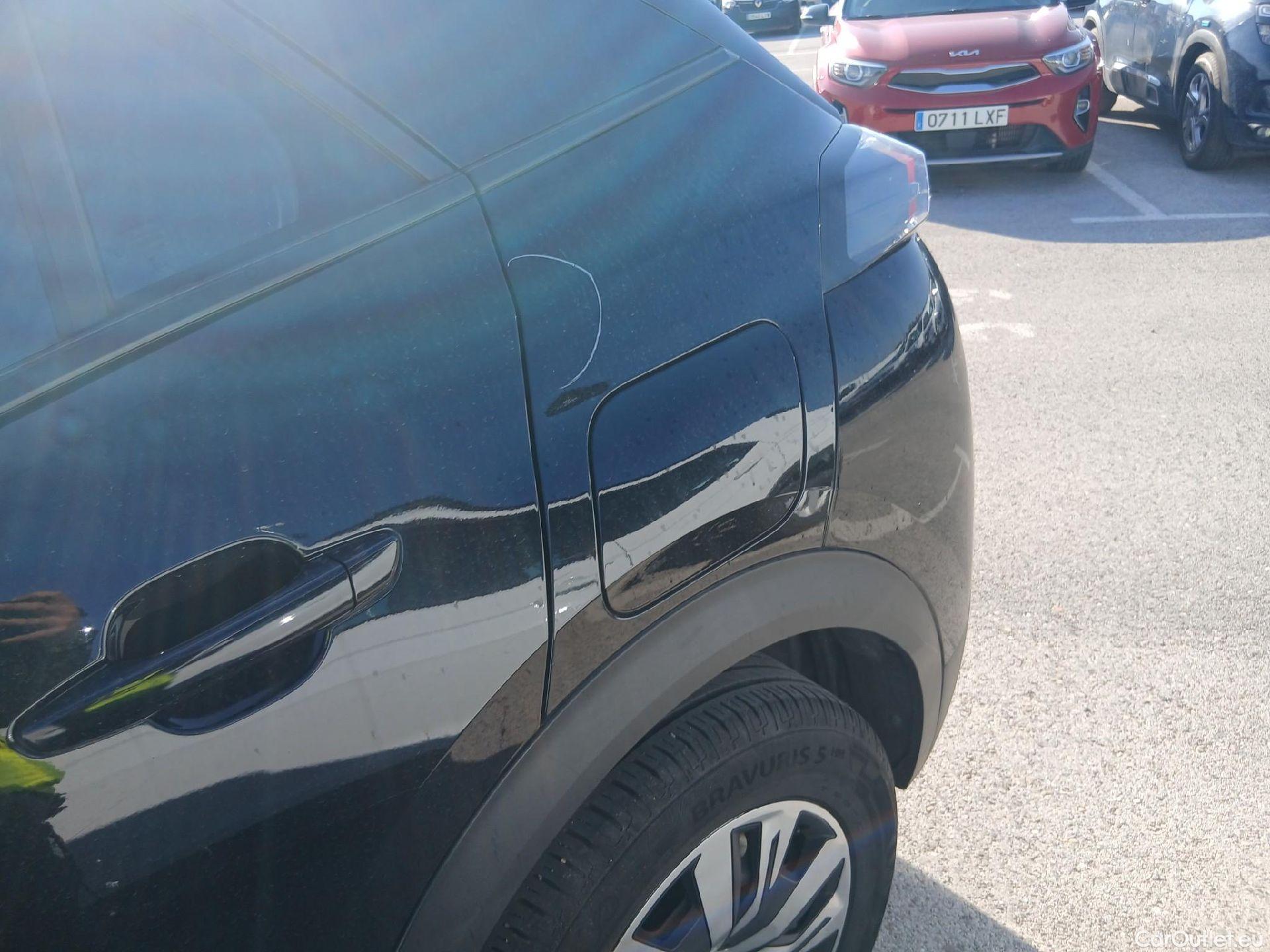  Peugeot  2008 PEUGEOT  / 2019 / 5P / todoterreno Active BlueHDI 81kW (110CV) #23