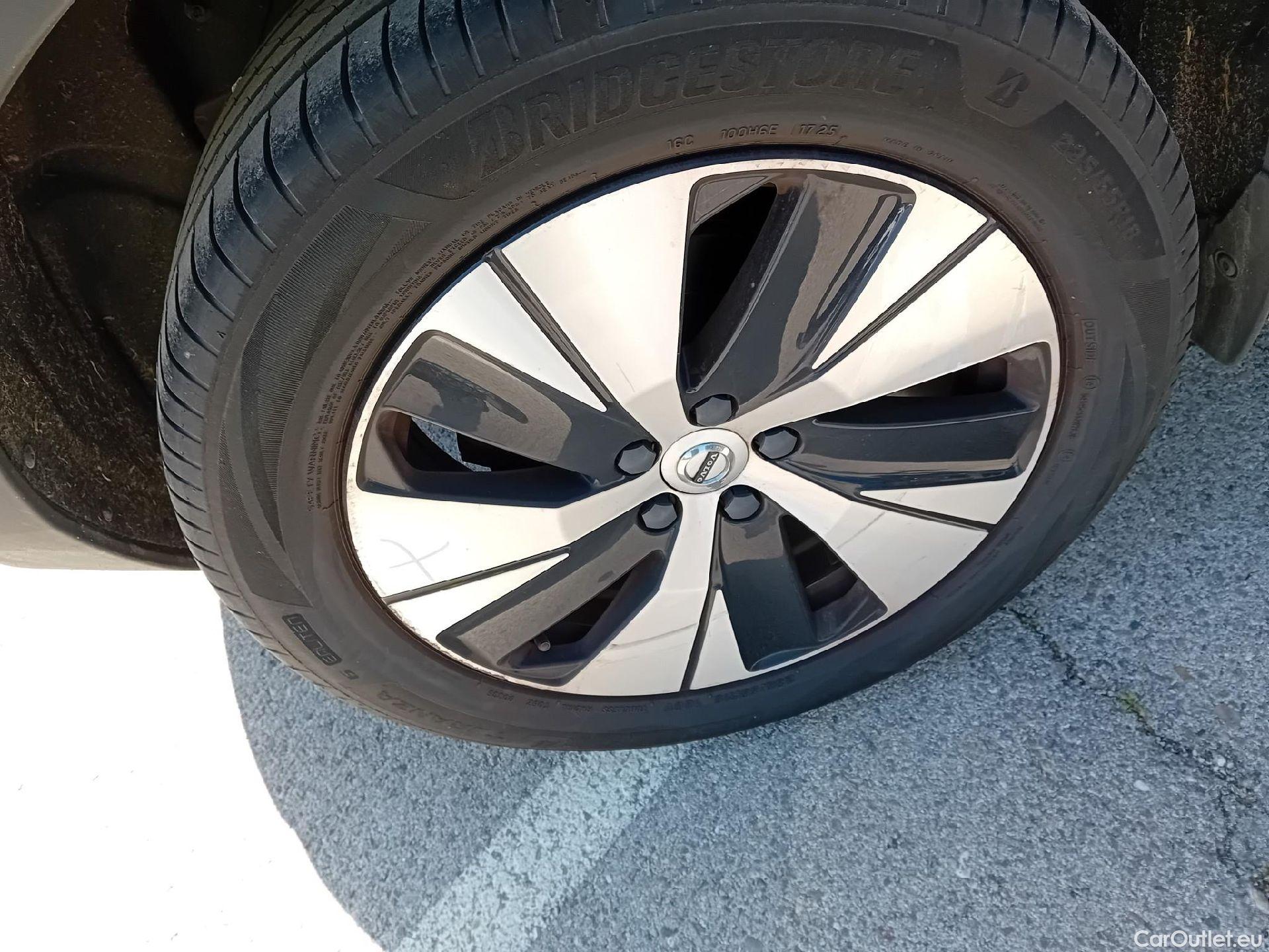  Volvo  XC 40 VOLVO XC40 / 2021 / 5P / todoterreno 1.5 T4 Recharge PHEV Core Auto #27