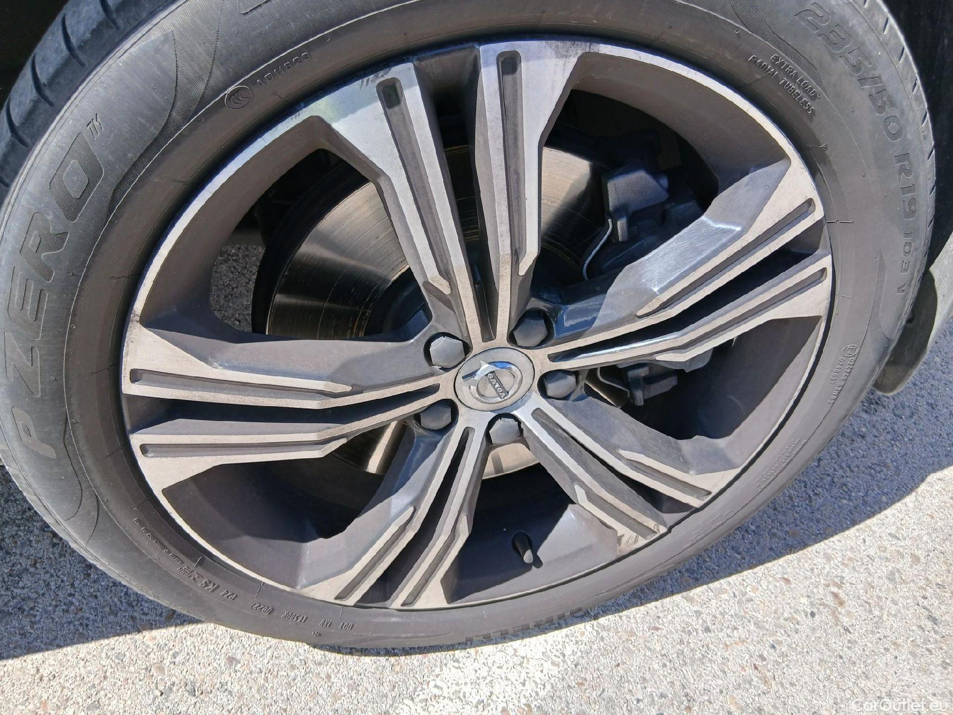  Volvo  XC 40 VOLVO XC40 / 2017 / 5P / todoterreno 1.5 T4 Twin Recharge Inscription Auto #37