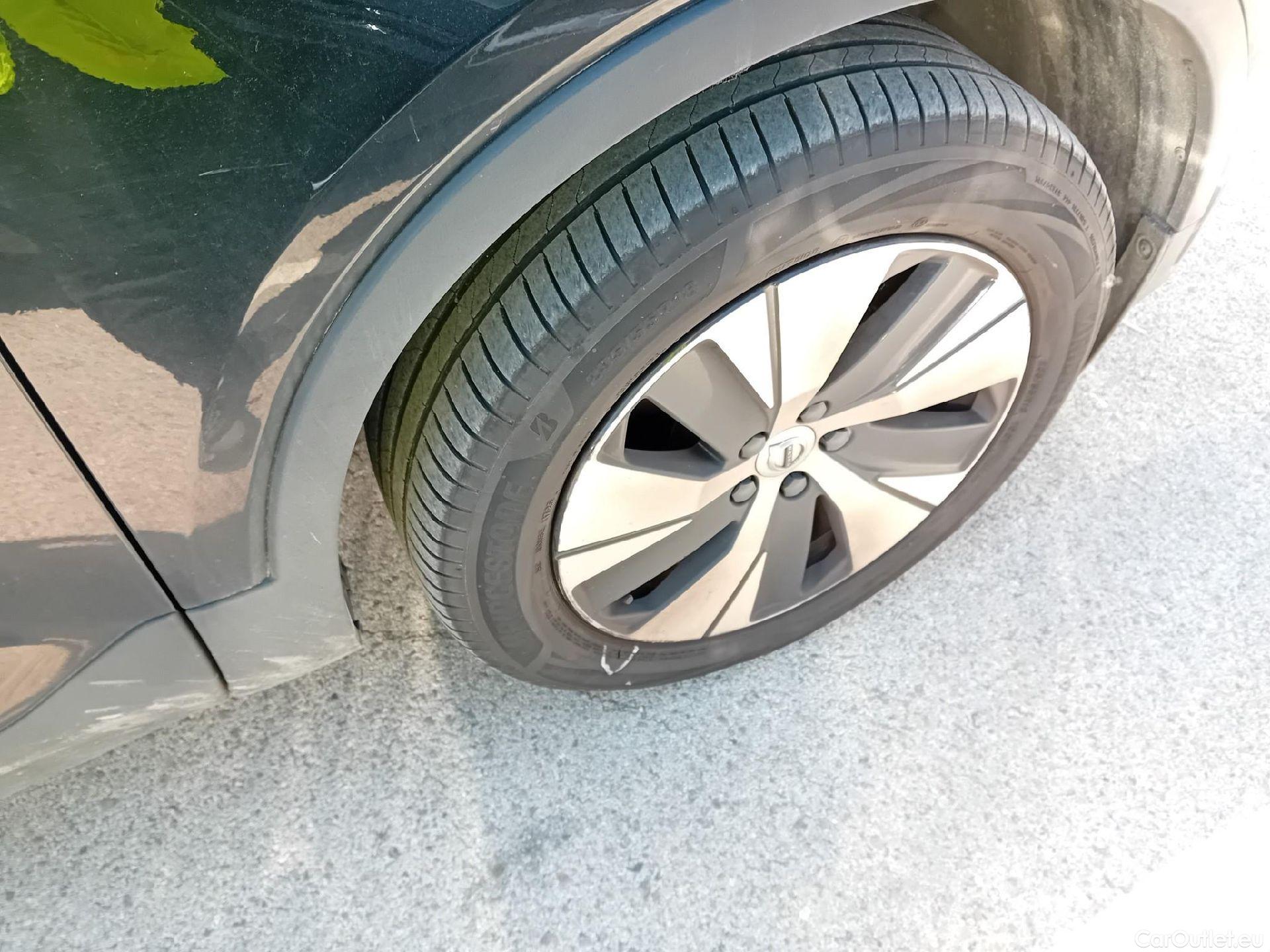  Volvo  XC 40 VOLVO XC40 / 2021 / 5P / todoterreno 1.5 T4 Recharge PHEV Core Auto #33
