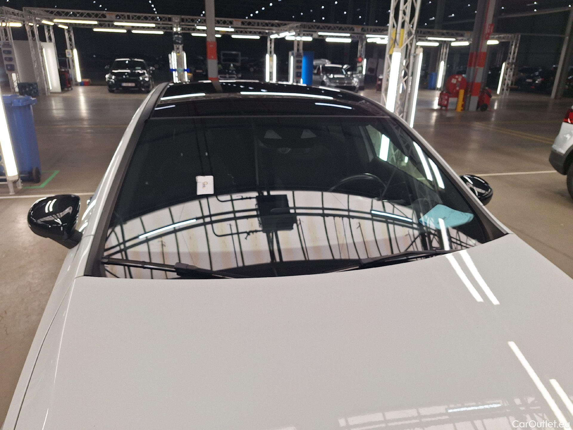  Mercedes  A-Klasse Mercedes, A-Class Berline '18, Mercedes-Benz  Limousine A 250e Business S #30
