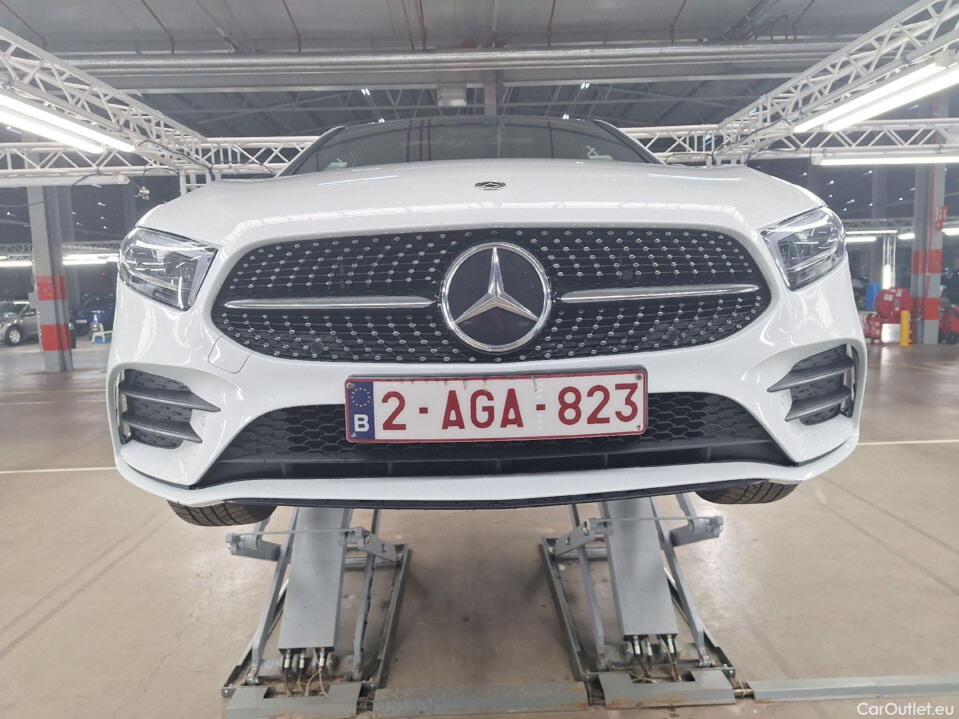  Mercedes  A-Klasse Mercedes, A-Class Berline '18, Mercedes-Benz  Limousine A 250e Business S #25