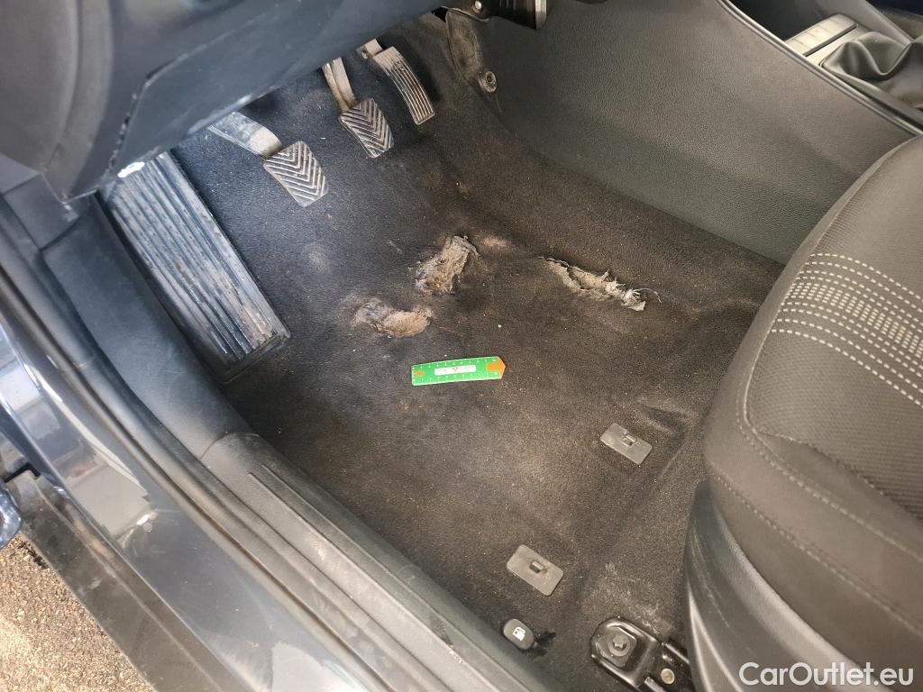 Hyundai  Bayon  / 2021 / 5P / SUV 1.0 T-GDI 100 HYBRID 48V INITIA / TRANSFO VP/VF
 #4