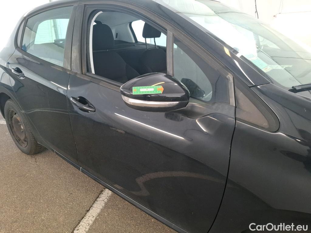  Peugeot  208  Affaire Premium Pack 1.2 80CV BVM5 E6dT #42