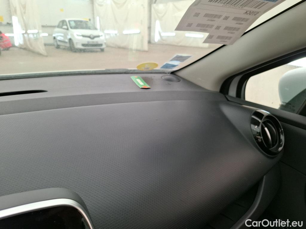  Renault  Clio  IV Air MediaNav 1.5 dCi 75CV BVM5 E6 #27