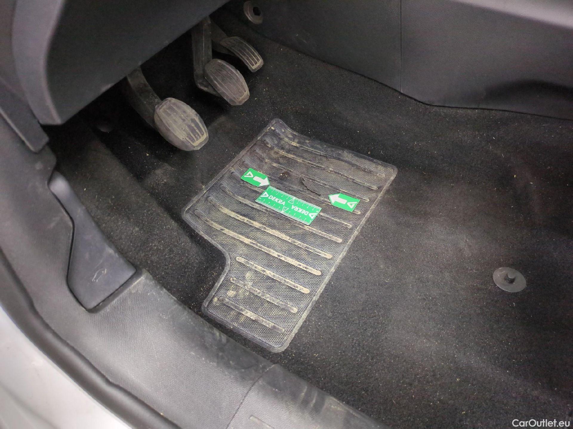  Peugeot  208  Premium 1.2 PureTech 75CV BVM5 E6d #2