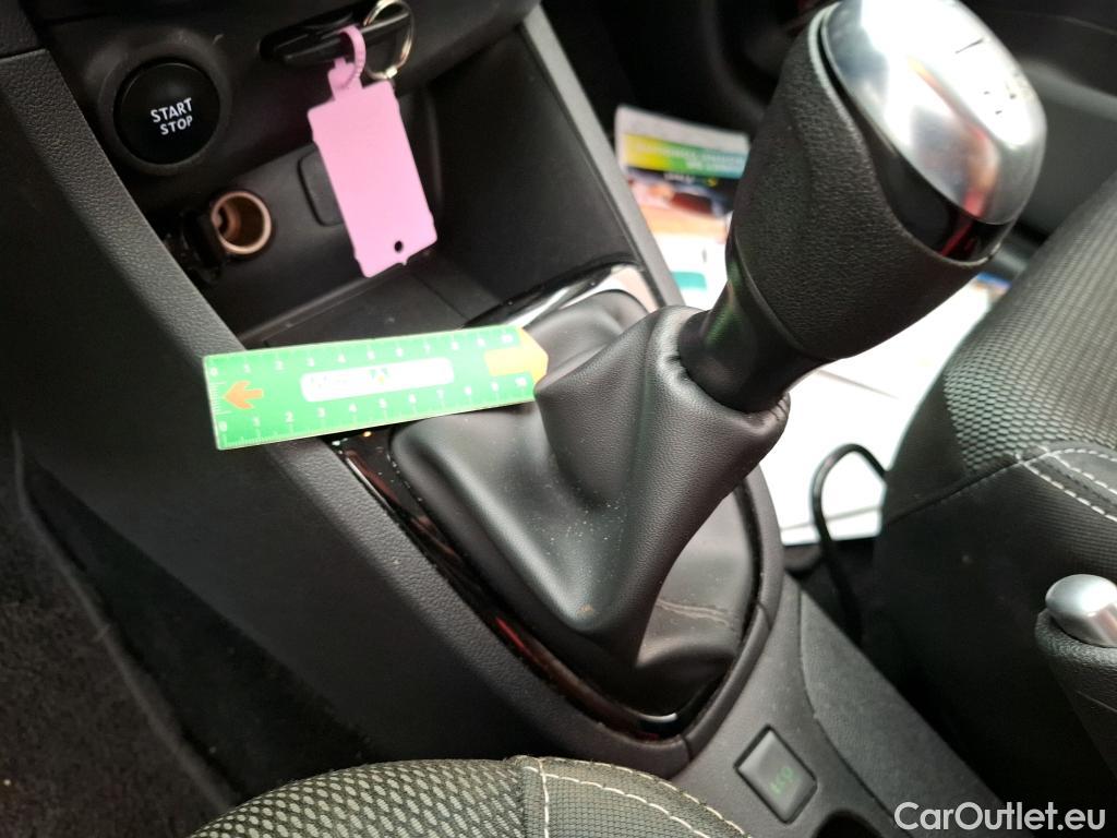  Renault  Clio  IV Air MediaNav 1.5 dCi 75CV BVM5 E6 #40